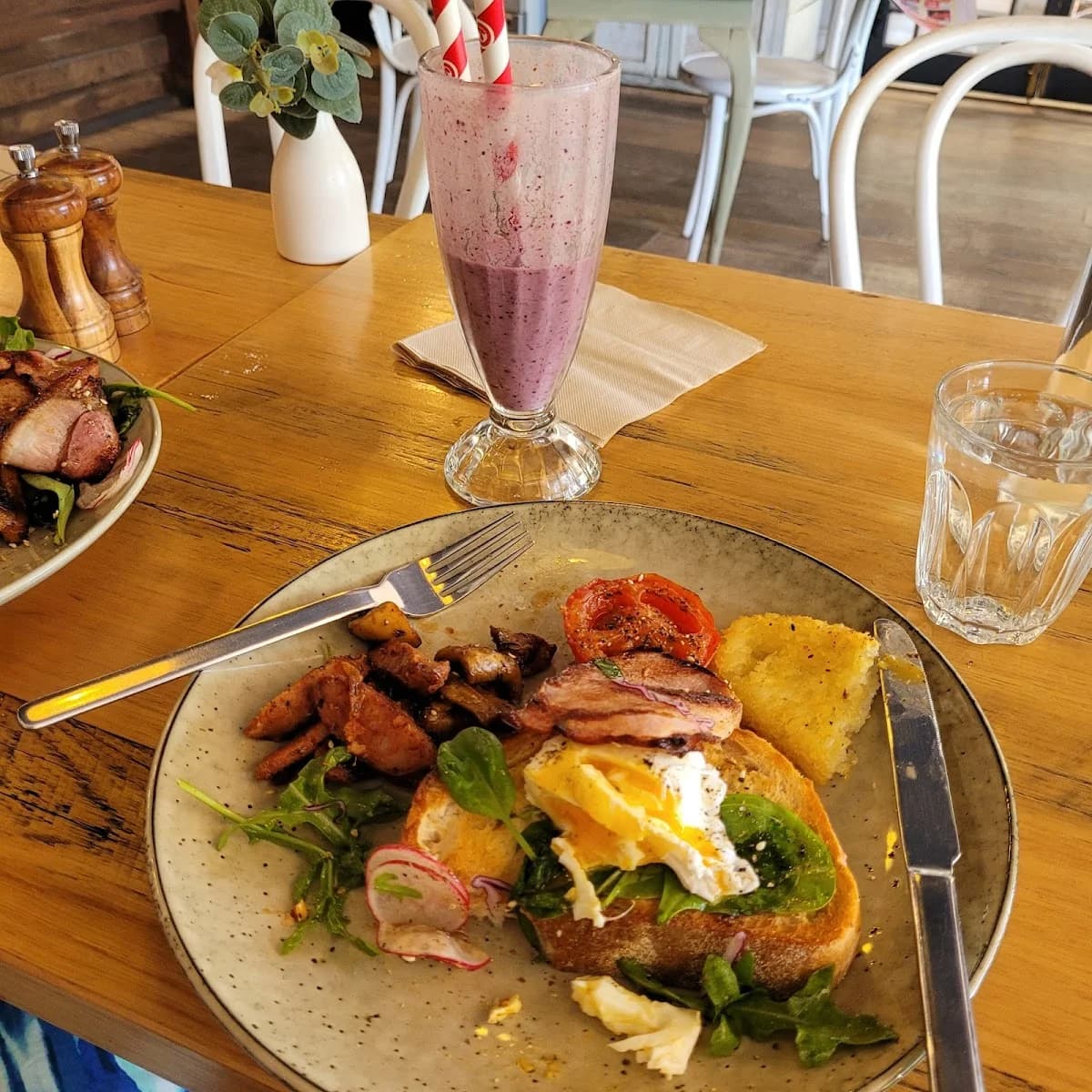 Eggs and breakfast favourites served at 1923